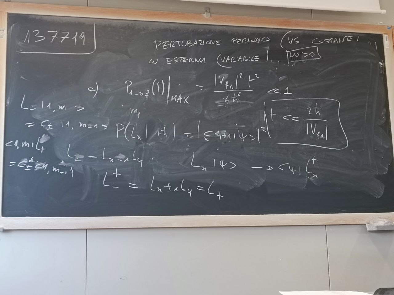 Condizioni di validità della perturbazione periodica e momento angolare